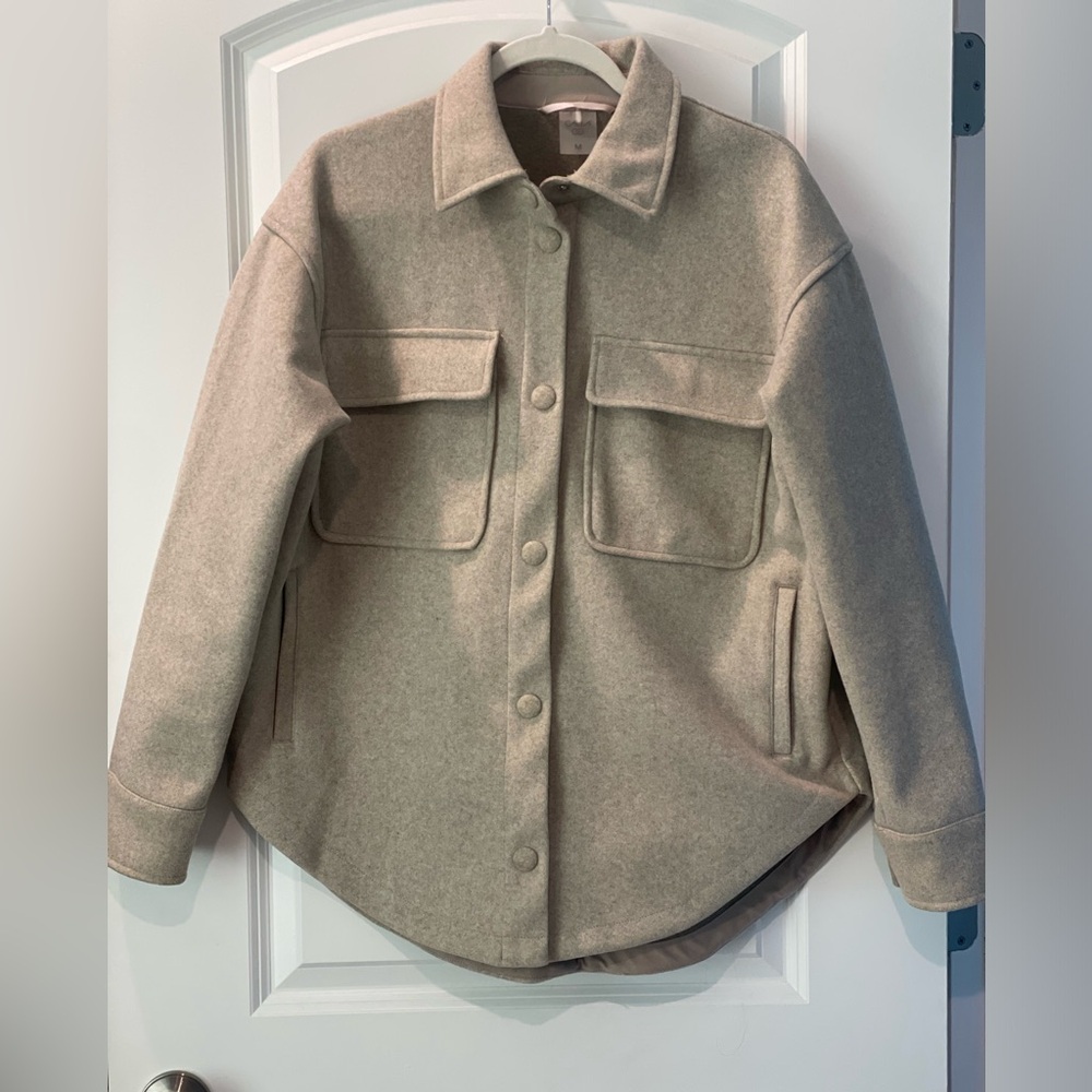 Calia by Carrie Underwood Patch Pocket Shacket in Oatmeal size Medium